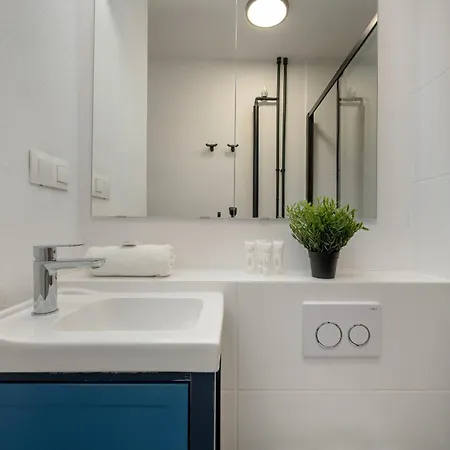 Apartment Modern Close To The Market Square By Renters *